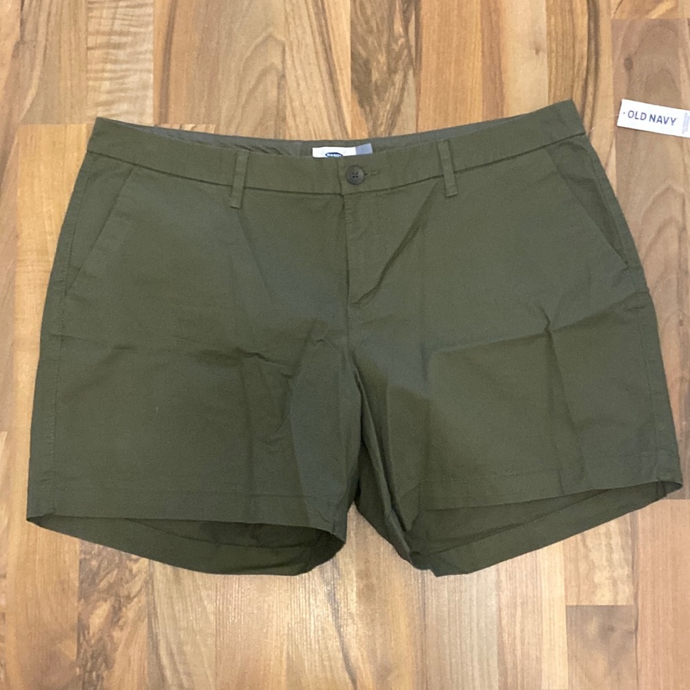 Green shorts - Picture 1 of 2